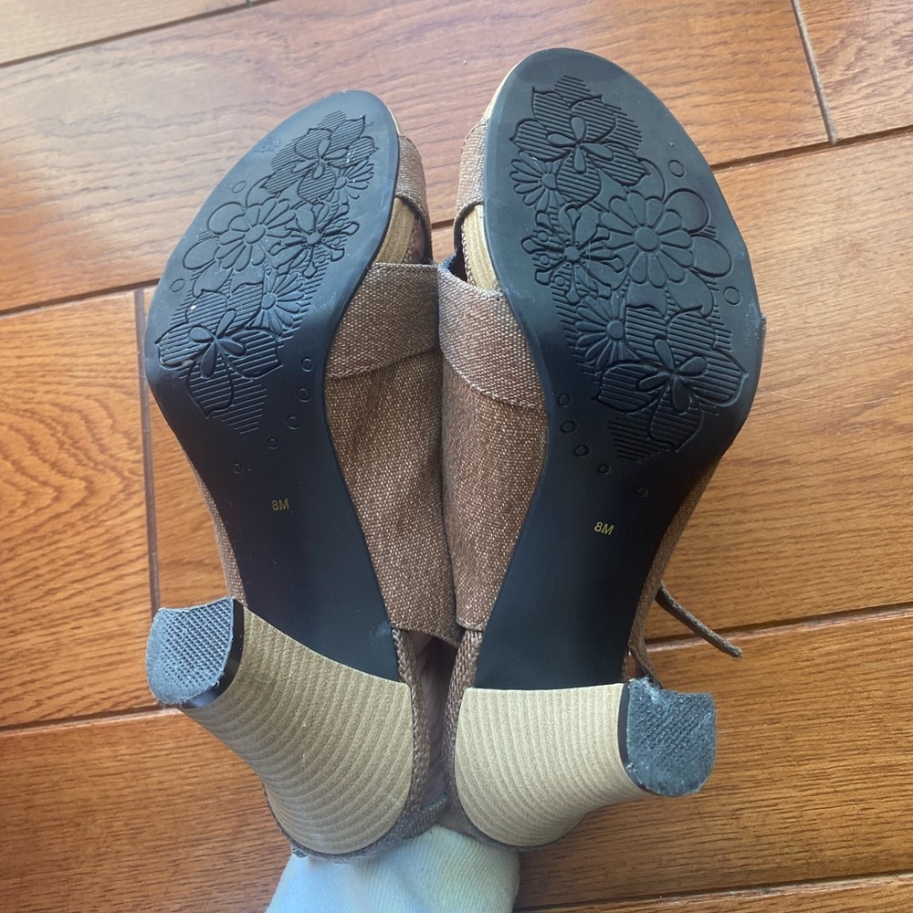 Mudd Heels - Picture 3 of 6